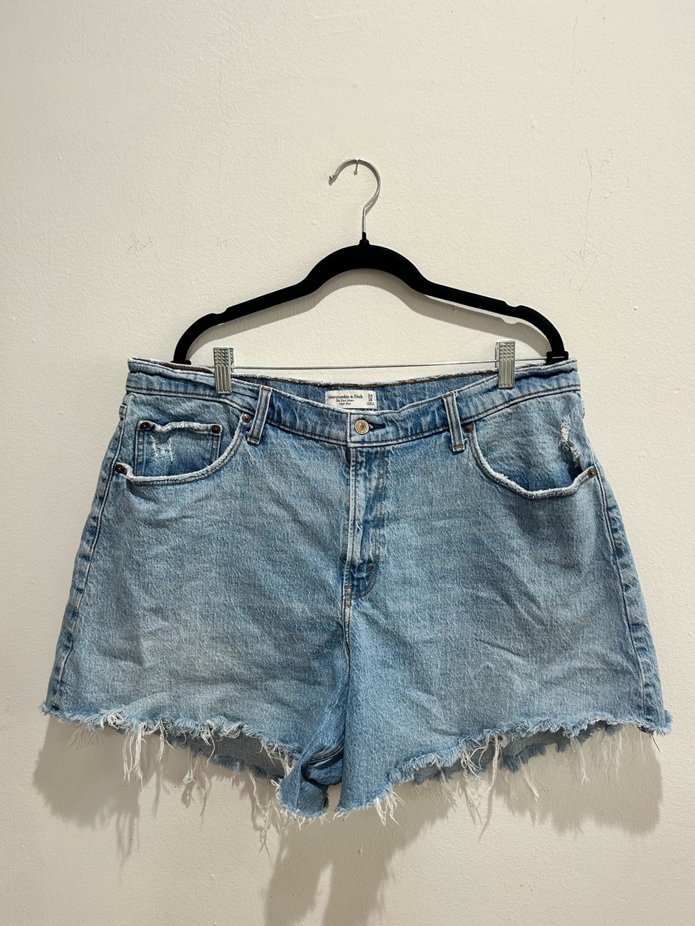 Abercrombie & Fitch The Dad Short High Rise Cut-off